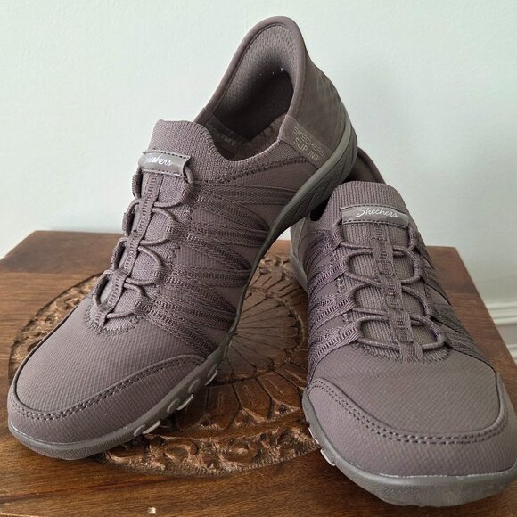 Sketchers Slip-on Runners - Picture 1 of 7